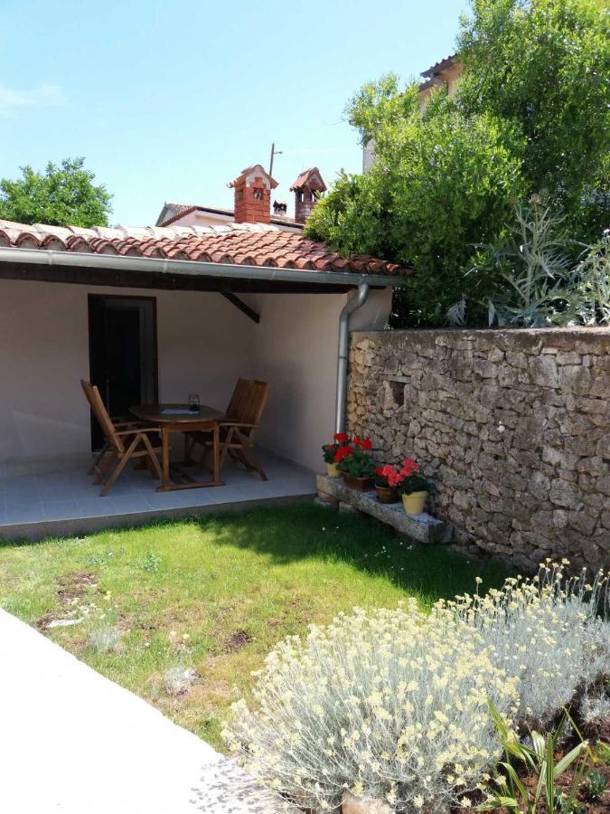 House Mergi Pomer Exterior foto